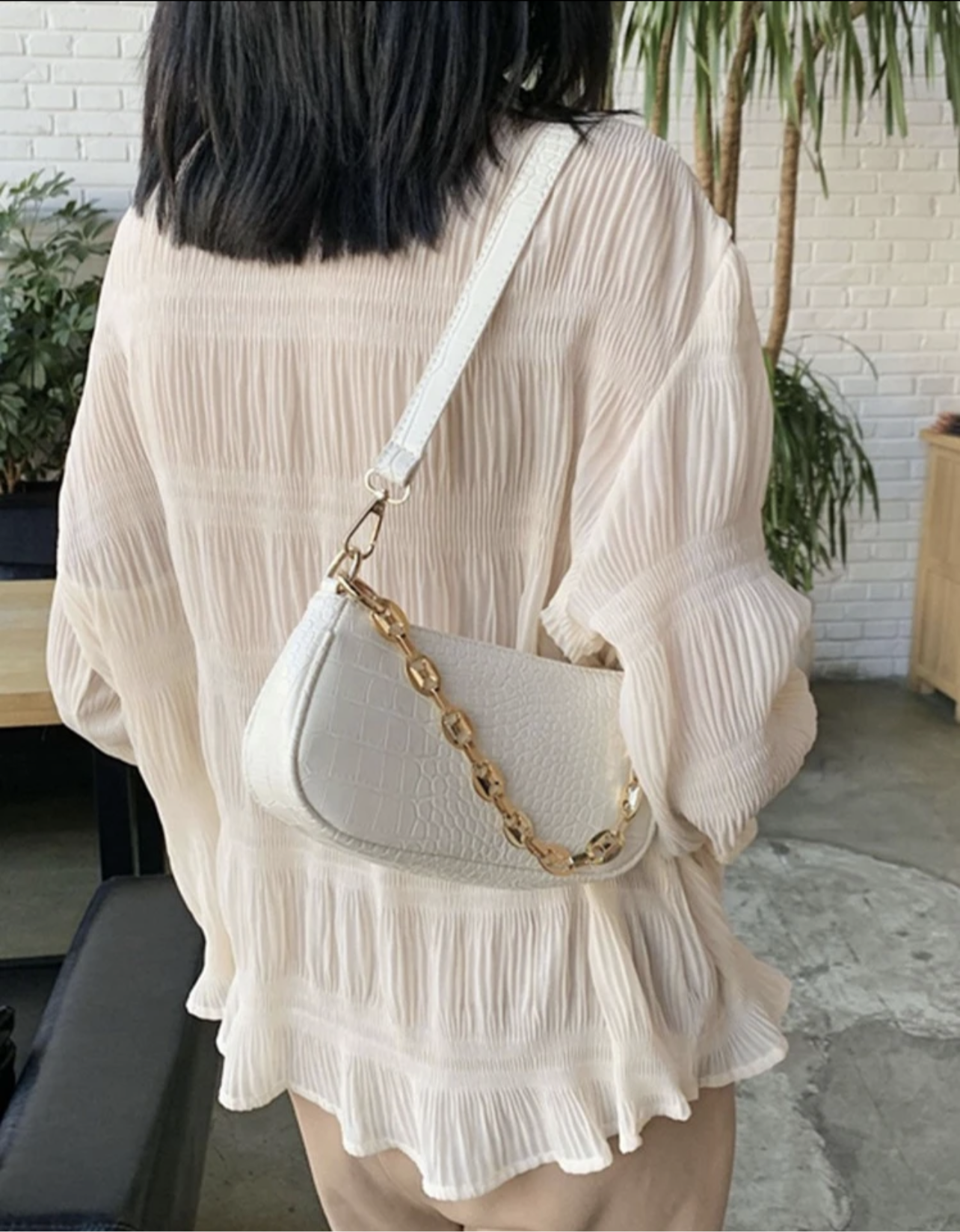 Retro 90’s style shoulder bag