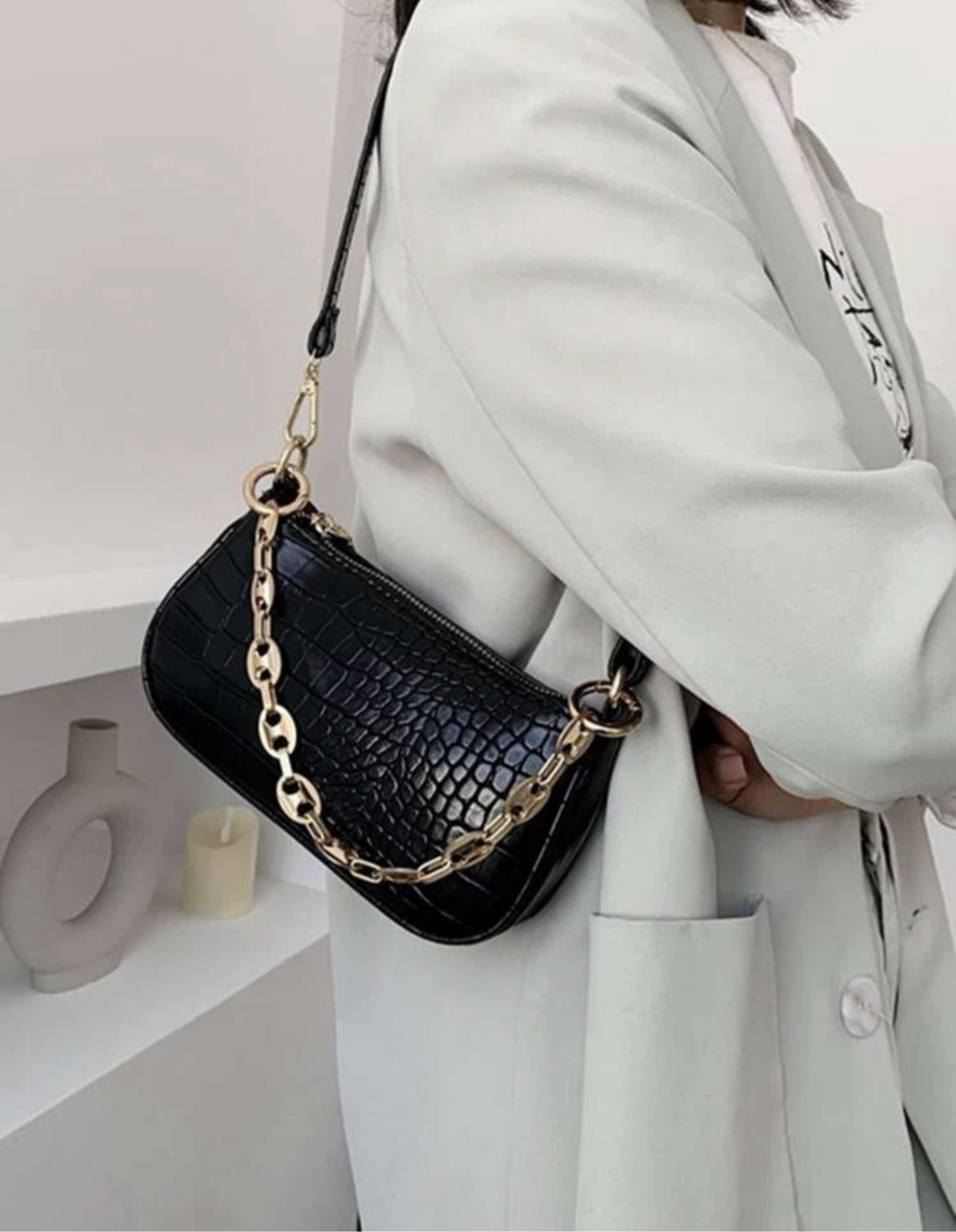 Retro 90’s style shoulder bag
