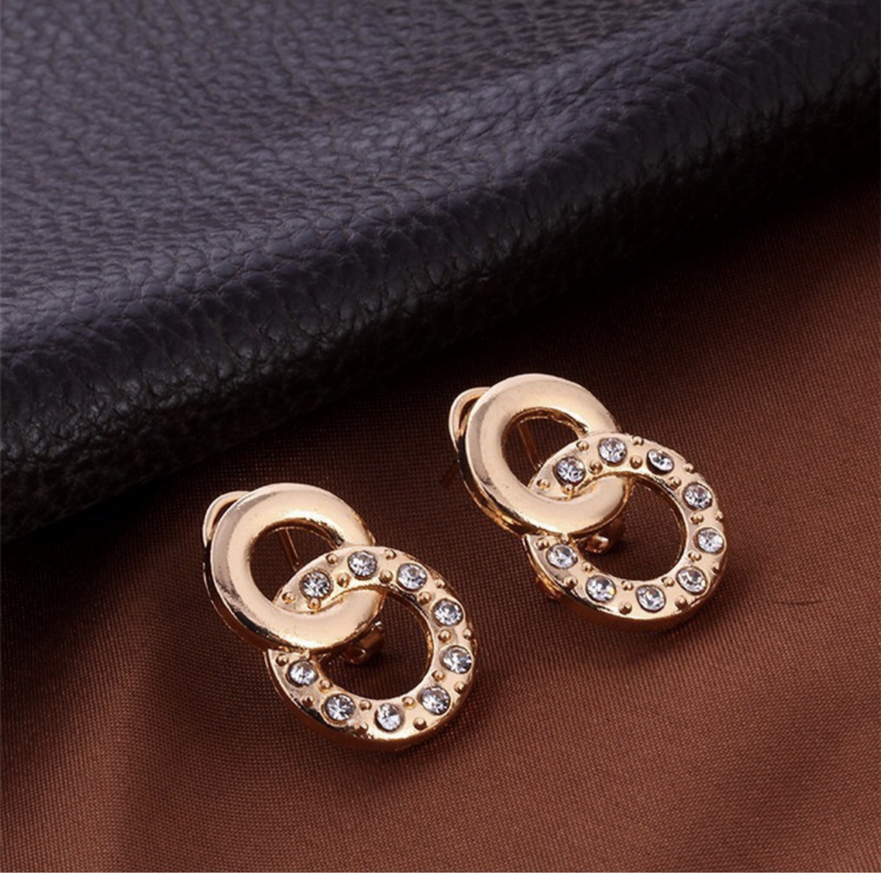 Chained In Fashion Jewelry Set